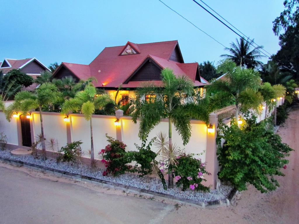 Relaxing Palm Pool Villa And Tropical Garden Bang Lamung Luaran gambar