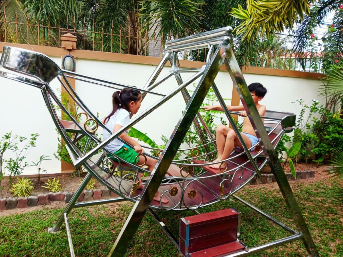 Relaxing Palm Pool Villa And Tropical Garden Bang Lamung Luaran gambar